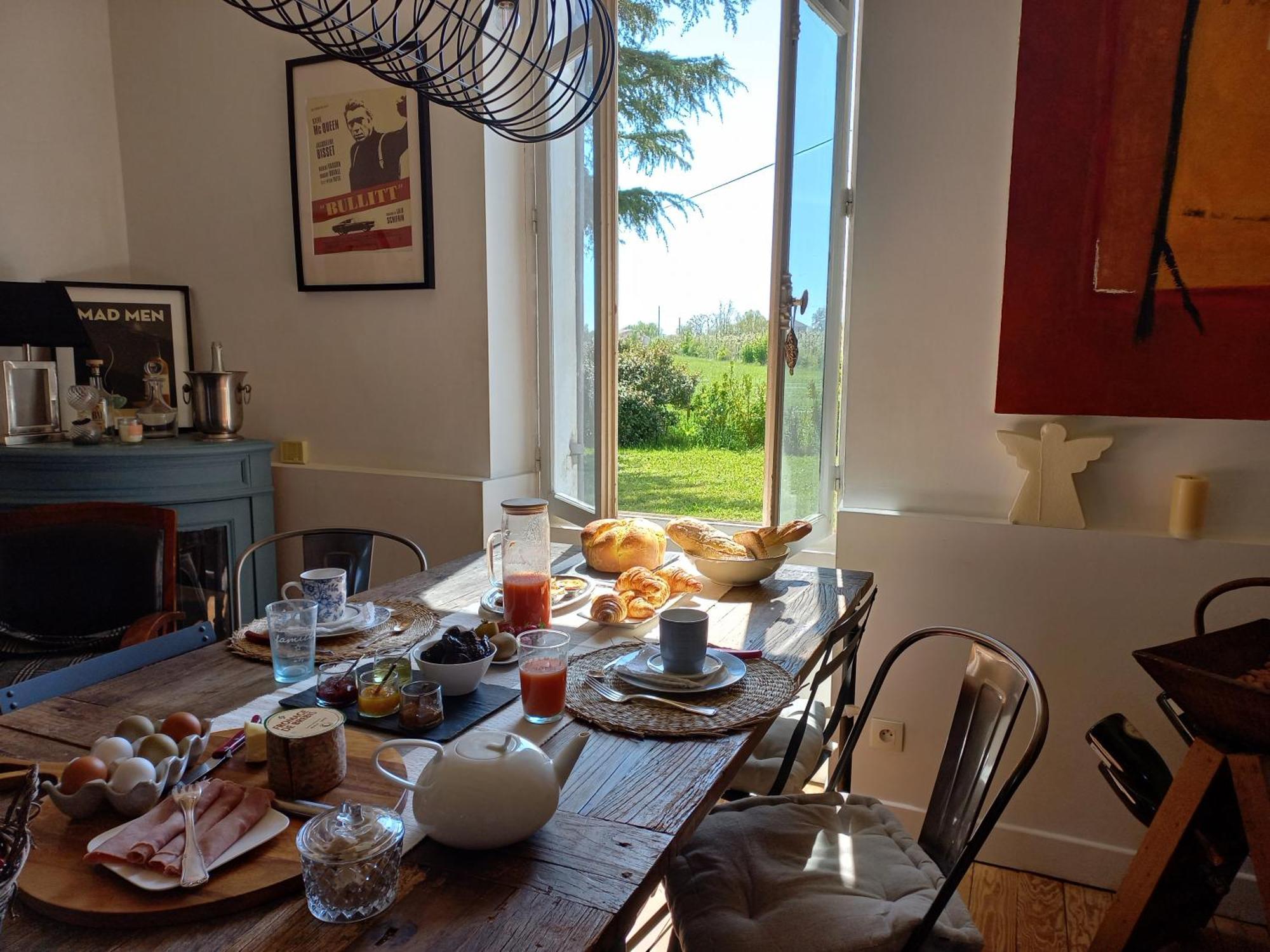 L' Embellie Sur Lot Bed & Breakfast Sainte-Livrade-sur-Lot ภายนอก รูปภาพ